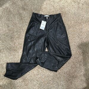 Faux leather Zara pants. Size 6. New with tags
